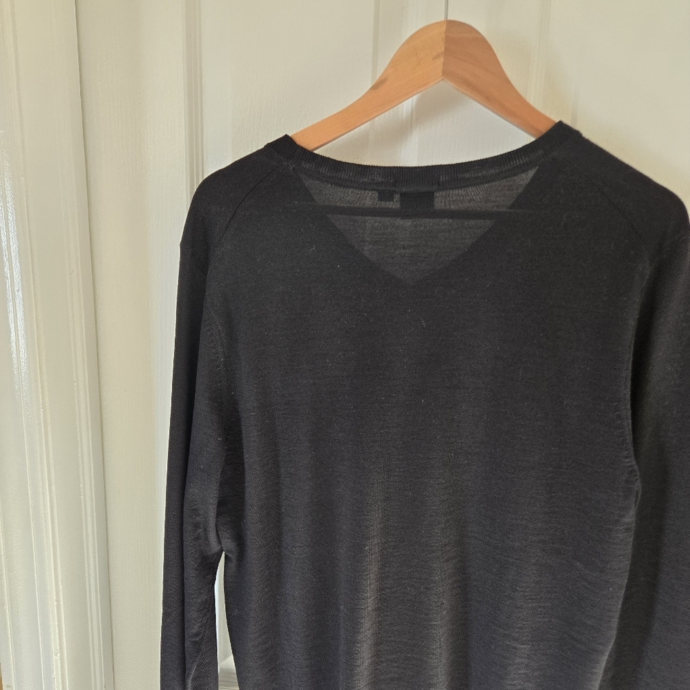 Boss v neck sweater in Virginia wool XL black